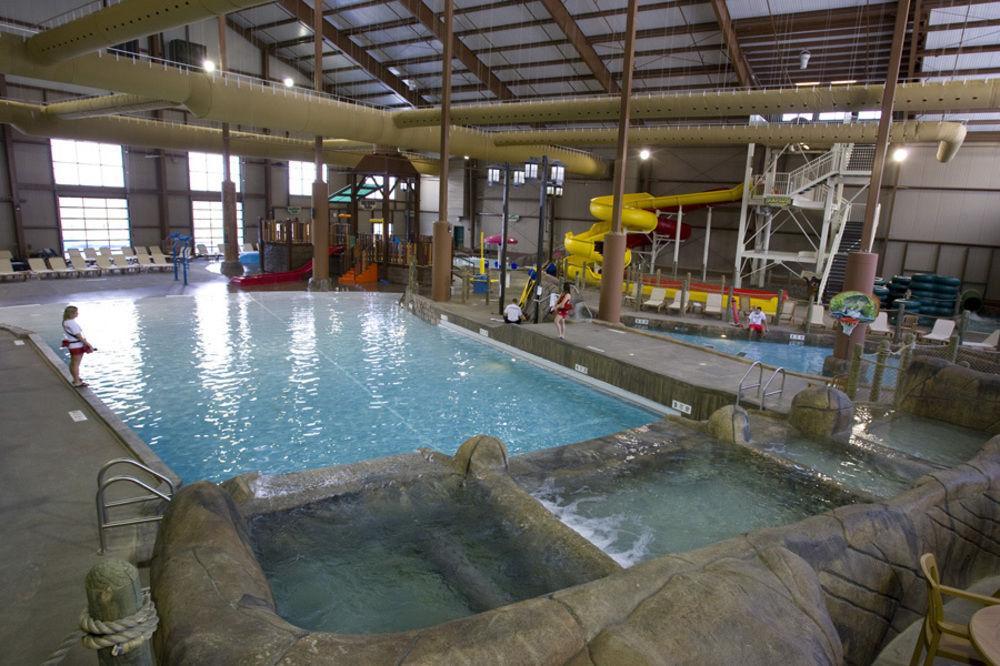 Hope Lake Lodge & Indoor Waterpark Cortland Exterior photo